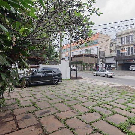 Imelda Residence Setrasari Redpartner バンドゥン エクステリア 写真