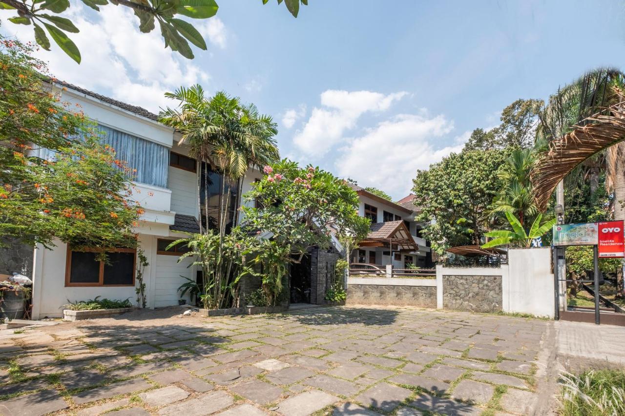 Imelda Residence Setrasari Redpartner バンドゥン エクステリア 写真