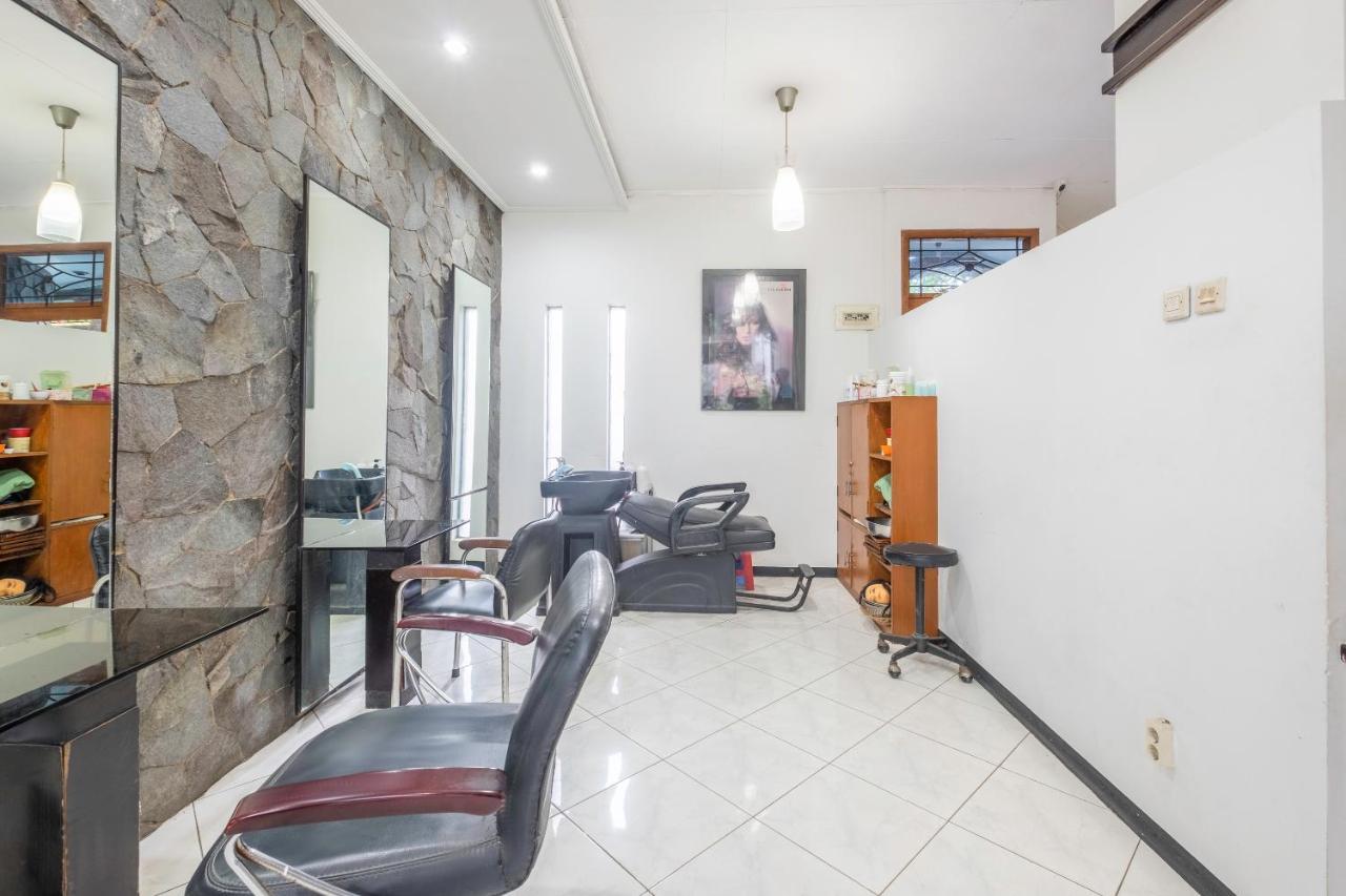 Imelda Residence Setrasari Redpartner バンドゥン エクステリア 写真