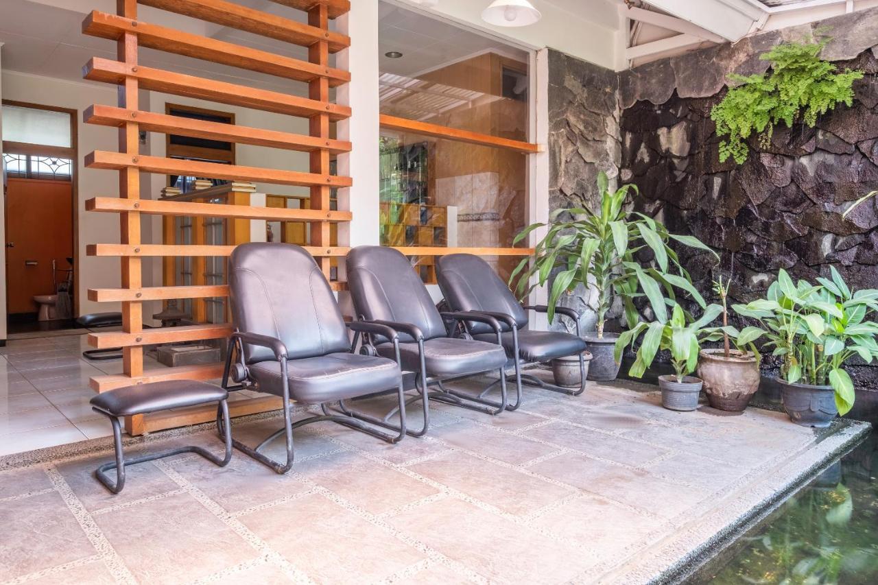 Imelda Residence Setrasari Redpartner バンドゥン エクステリア 写真
