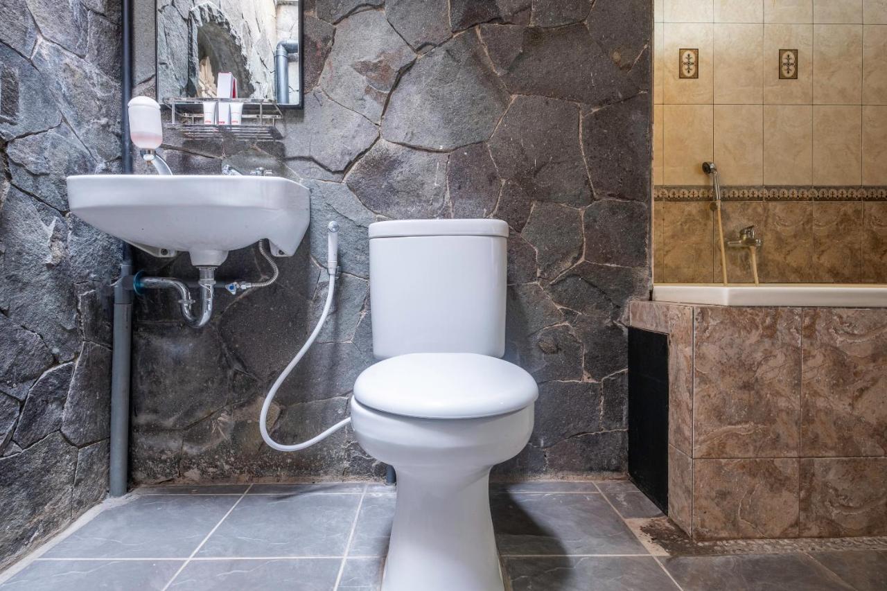 Imelda Residence Setrasari Redpartner バンドゥン エクステリア 写真