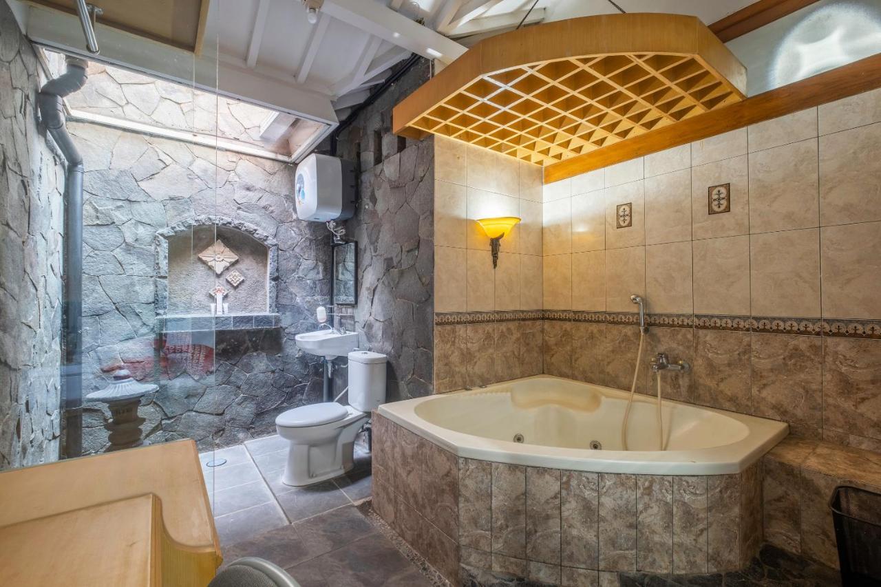 Imelda Residence Setrasari Redpartner バンドゥン エクステリア 写真