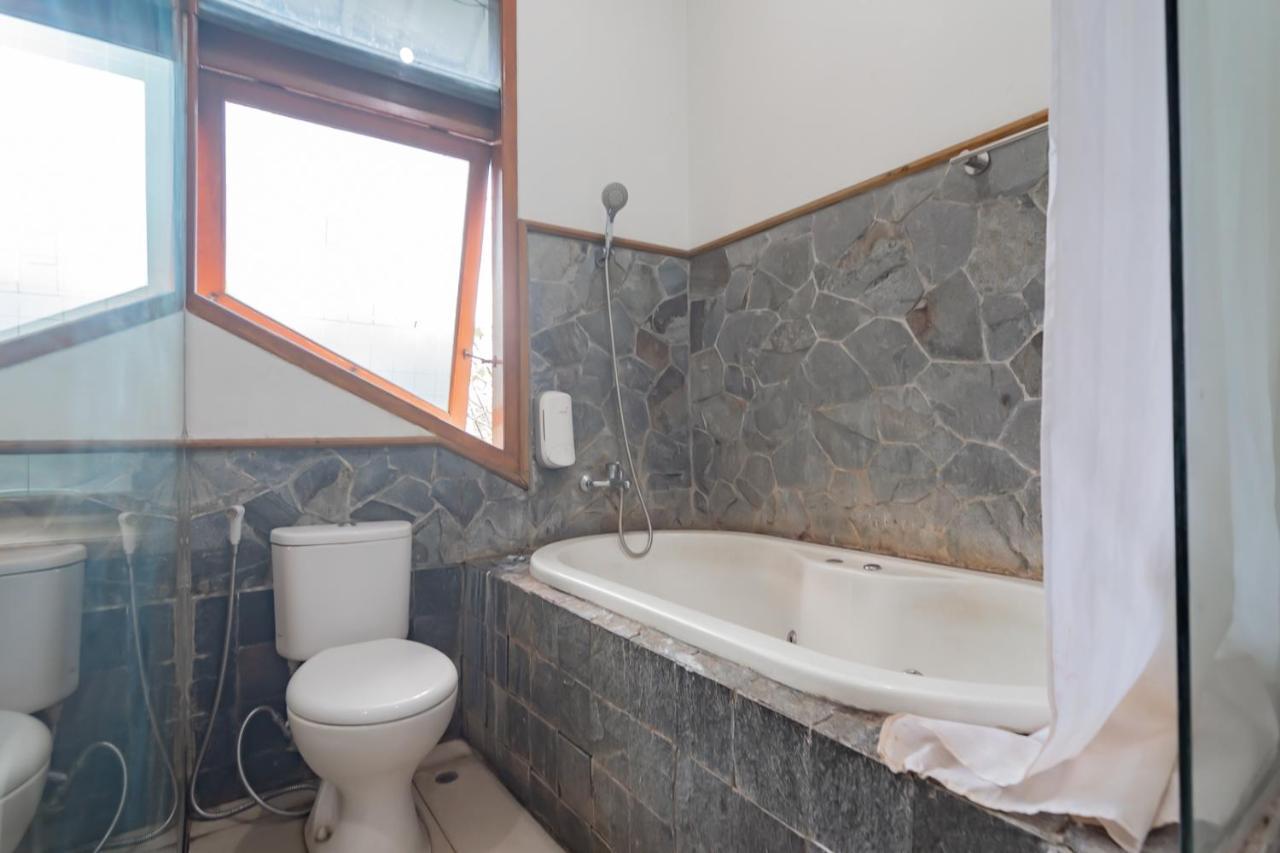 Imelda Residence Setrasari Redpartner バンドゥン エクステリア 写真