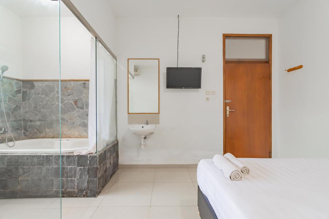 Imelda Residence Setrasari Redpartner バンドゥン エクステリア 写真