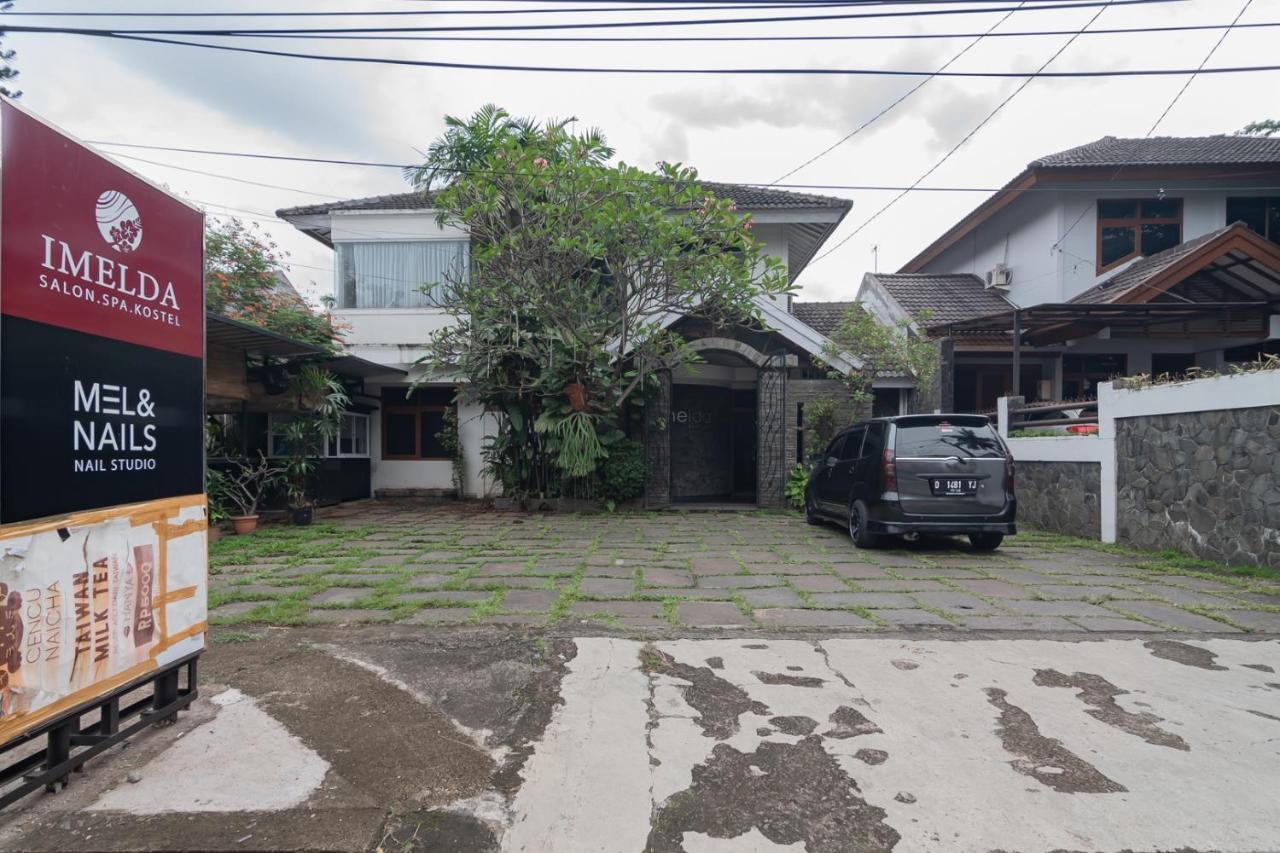 Imelda Residence Setrasari Redpartner バンドゥン エクステリア 写真