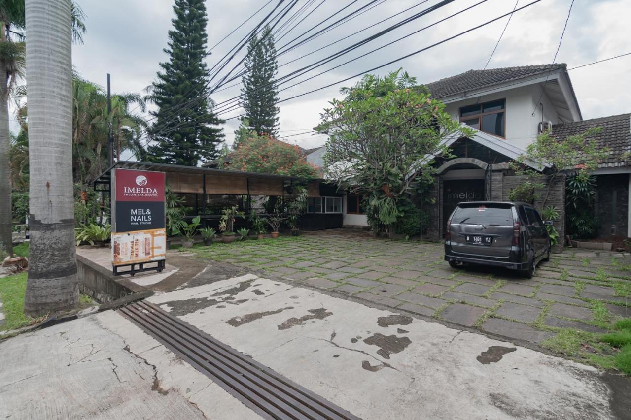 Imelda Residence Setrasari Redpartner バンドゥン エクステリア 写真