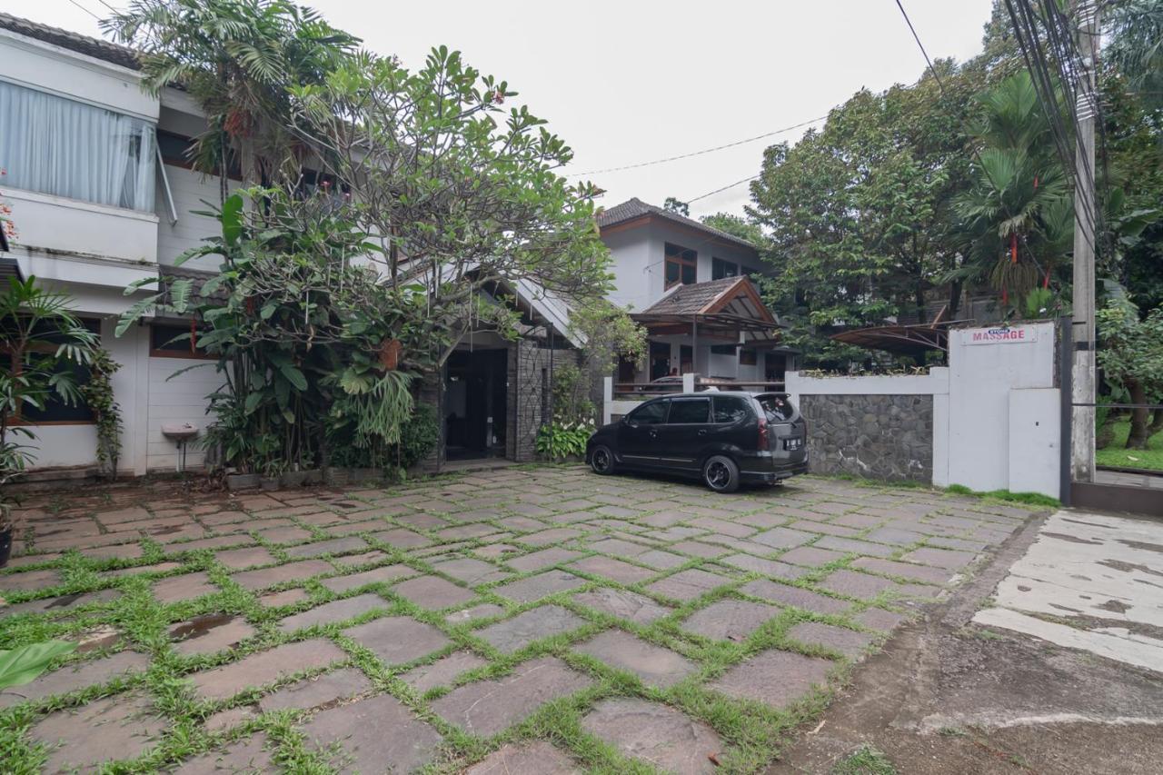 Imelda Residence Setrasari Redpartner バンドゥン エクステリア 写真