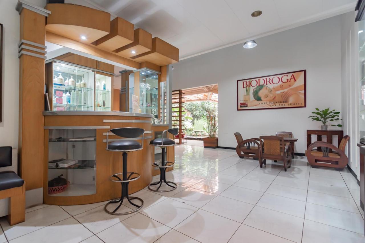 Imelda Residence Setrasari Redpartner バンドゥン エクステリア 写真