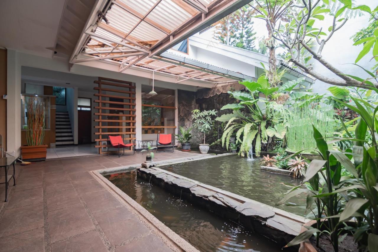 Imelda Residence Setrasari Redpartner バンドゥン エクステリア 写真