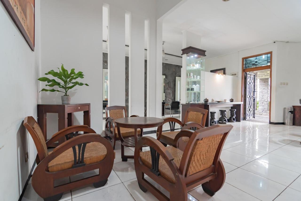 Imelda Residence Setrasari Redpartner バンドゥン エクステリア 写真